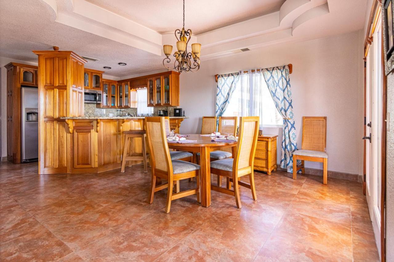 Lighthouse Beach Villas Сан Педро Екстериор снимка