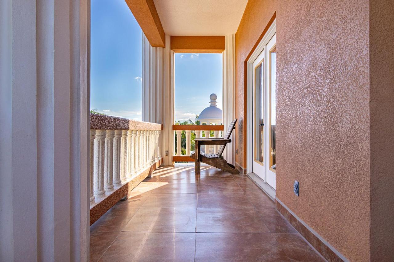 Lighthouse Beach Villas Сан Педро Екстериор снимка